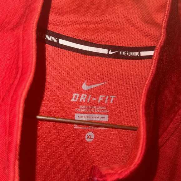 Nike Red XL Dri Fit Running Jacket - Picture 2 of 3
